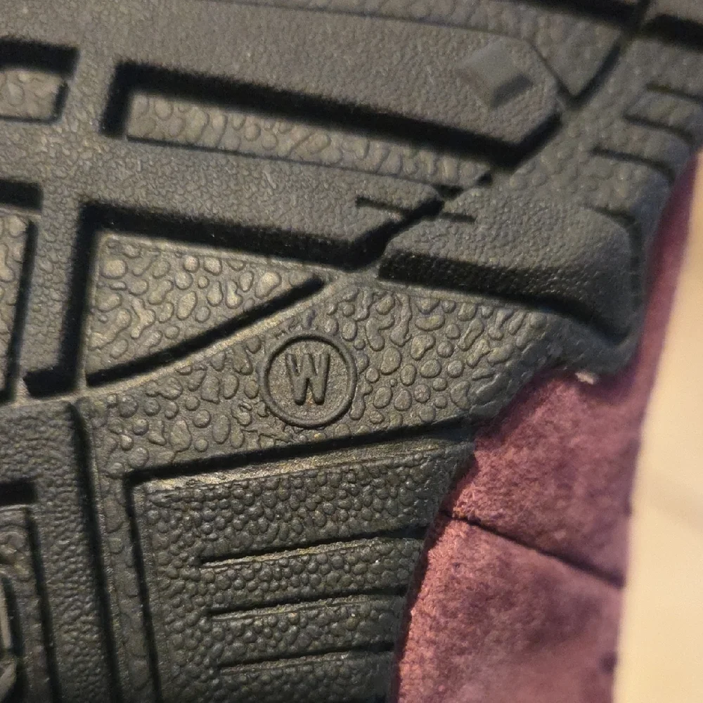 Skechers Women's Deep Burgundy Loafers, Sz 8 W. - Picture 6 of 6